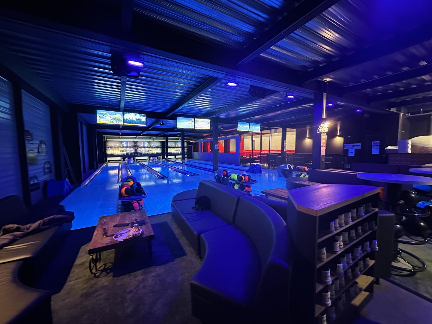 Club de bowling à Bastia<br/>Club de bowling dans la zone de Bastia<br/>Club de bowling dans la région de Bastia